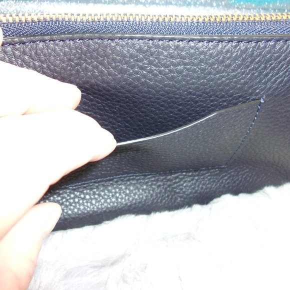 E-48 COACH PEBBLED LEATHER QUINN CROSSBODY IN NAVY - Picture 13 of 13